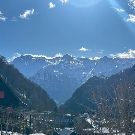 La Montagne Fleurie Hotel