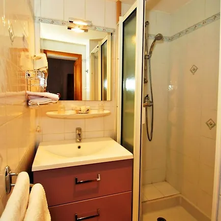 ホテル La Montagne Fleurie 3*